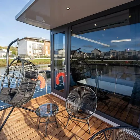 Reve Flottant Pour Amoureux Houseboat Black Et White Sauna *