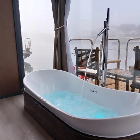 Bateau-hôtel Reve Flottant Pour Amoureux Houseboat Black Et White Sauna LʼIsle-Adam