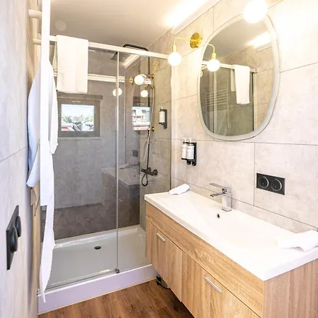 Bateau-hôtel Reve Flottant Pour Amoureux Houseboat Black Et White Sauna *