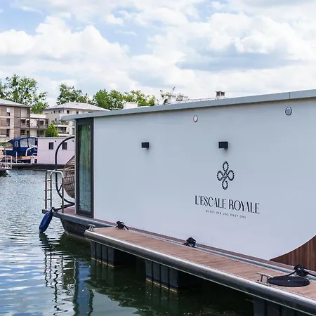 L'escale Royale Adam Port - Oise Båthotell